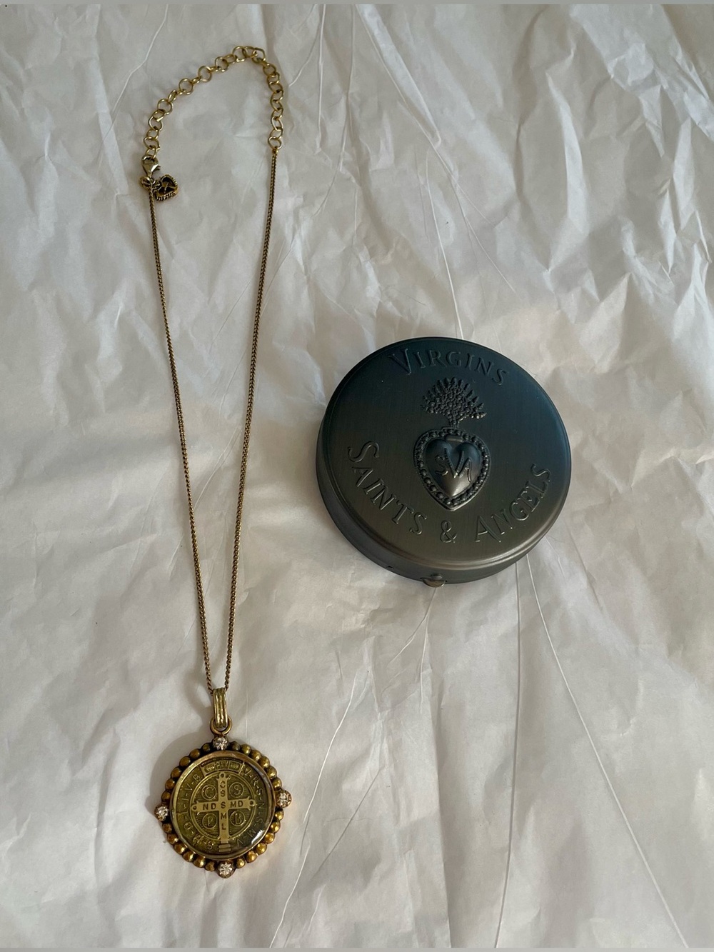 Virgins Saints and Angels San Benito Charm Necklace Gold - Picture 7 of 7